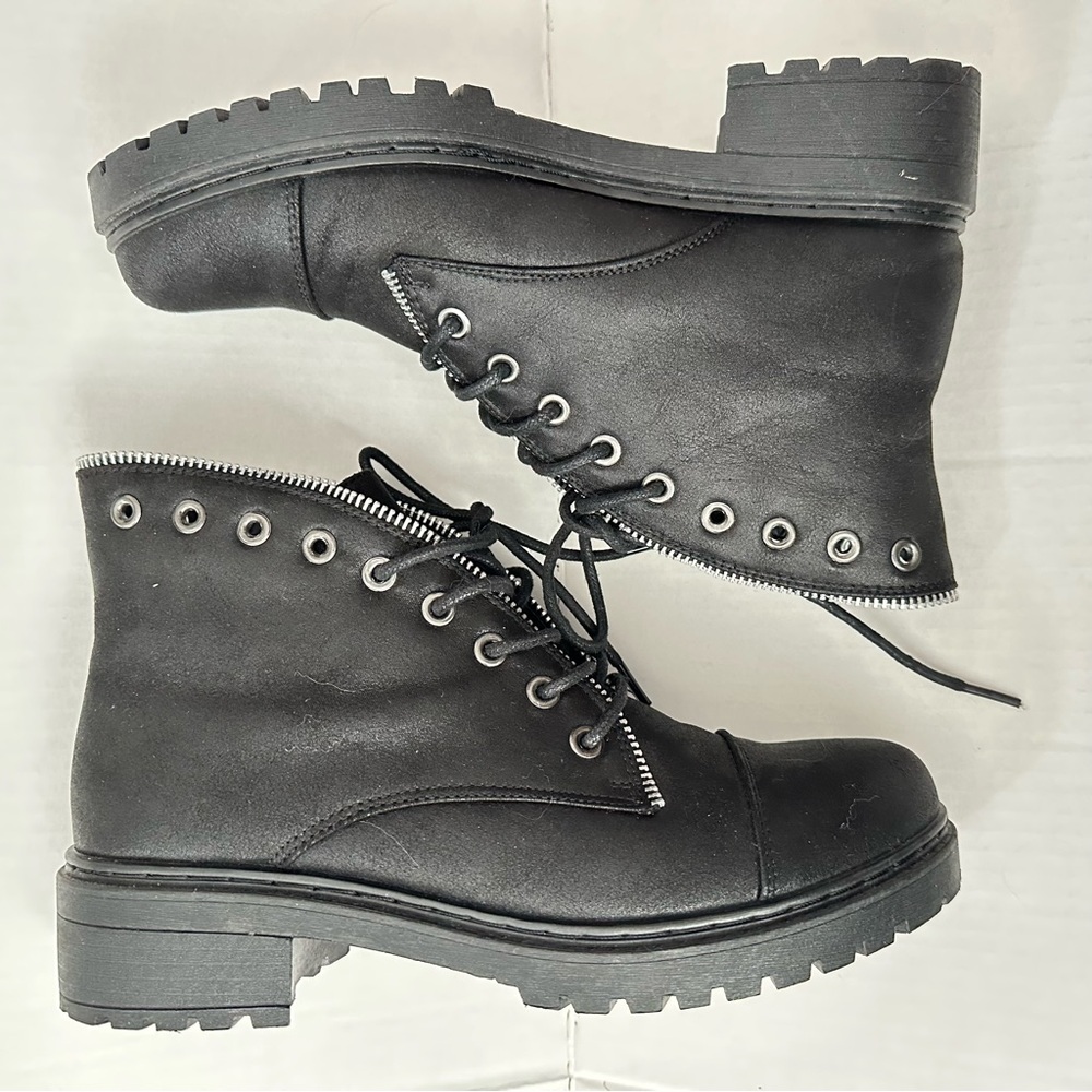 Qupid Lace Up Combat Bootie Size 7.5